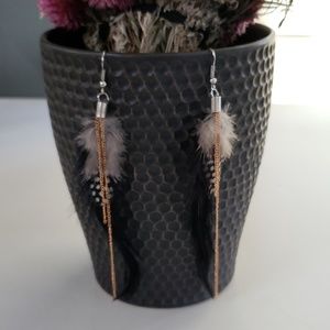 Feather with chain hook earrings NWT